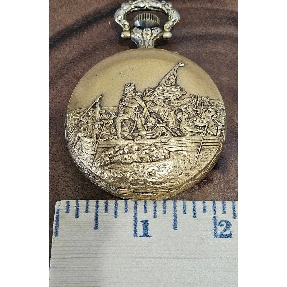 RARE VTG Sears Bicentennial Pocket Watch Washington Crossing Delaware Gold Tone